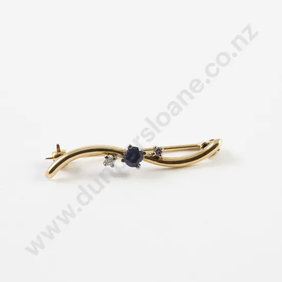 18ct Three Stone Sapphire & Diamond Curve Bar Brooch