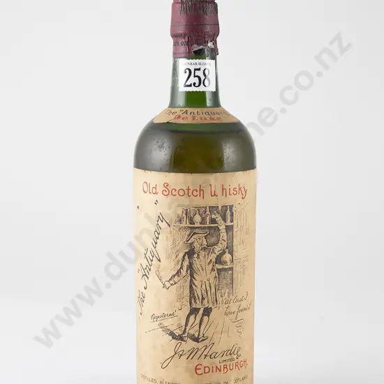 1 bottle The "Antiquary" De Luxe Old Scotch Whisky