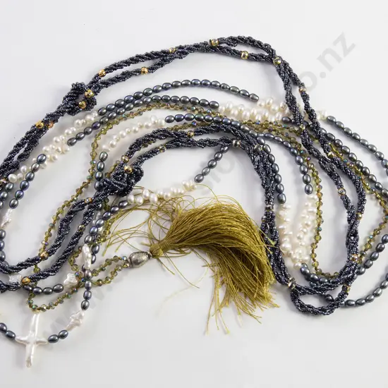 Freshwater Black and White Cross Pearl Necklace