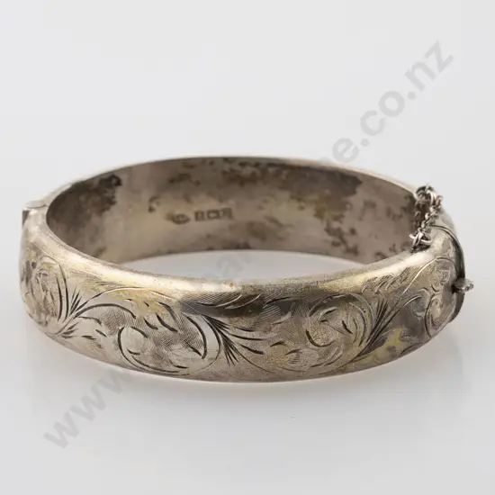 S/S Hinged Half Engraved Snap Bangle