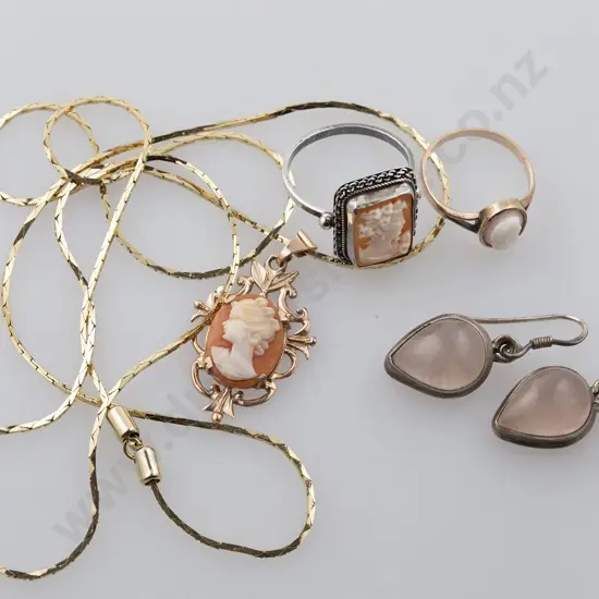 9ct Cameo Pendant