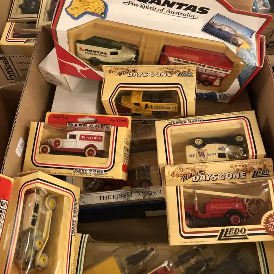 14 Lledo Advertising Models