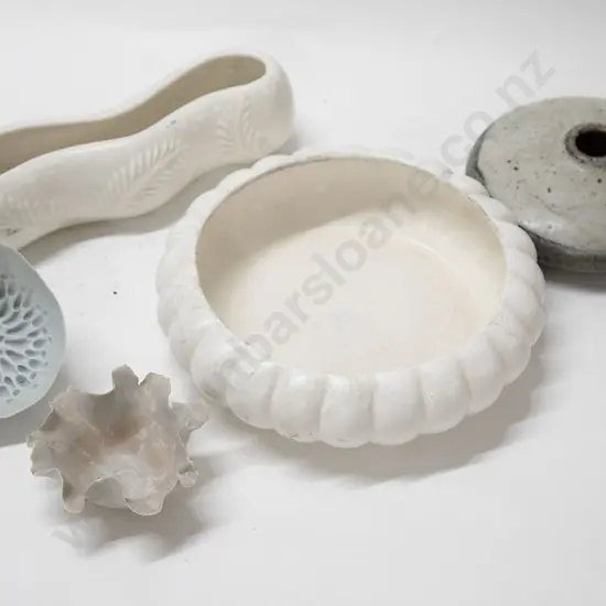Small Box of Assorted Pottery incl Crown Lynn