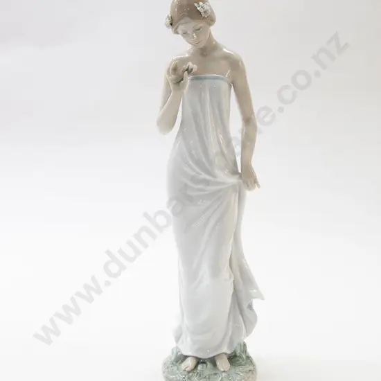 Lladro Figure Girl with Flowers
