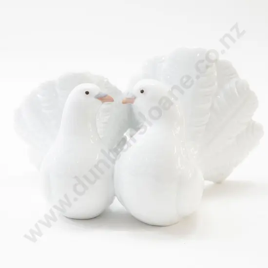 Lladro Figure of Two Doves