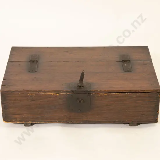 Antique Chinese Artist Box