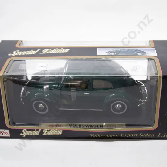 Maisto Special Edition VW Sedan 1:18 Scale
