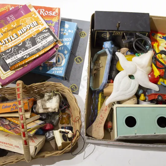 Qty of Vintage Puzzles and Toys