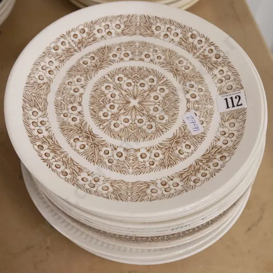 Qty of NZ Retro Dinner Plates