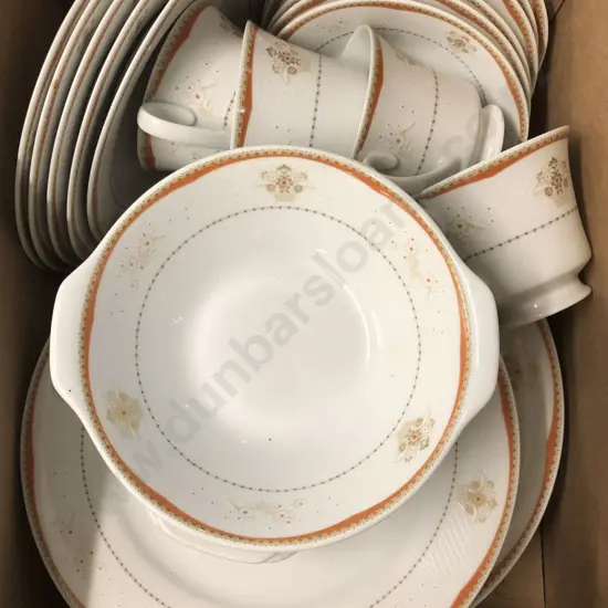 Box With Noritake Dinner Set