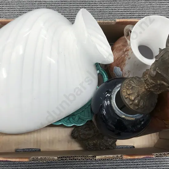 Box Asst Vases & Wedgwood Basket (A/F)