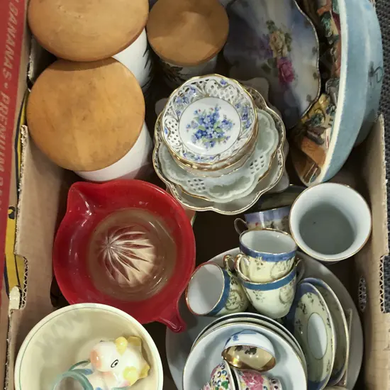 Box Asst Ceramics & Kitchenalia incl. Lemon Squeeze & Storage Jars