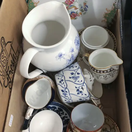 Small Box Asst China incl. Japanese Eggshell