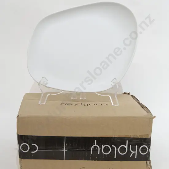 Seven Yayoi Matte Flat Dishes