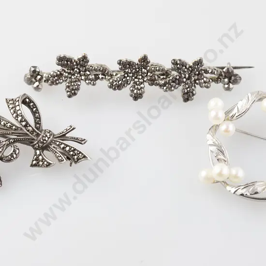 S/S Cultured Pearl Circlet Brooch