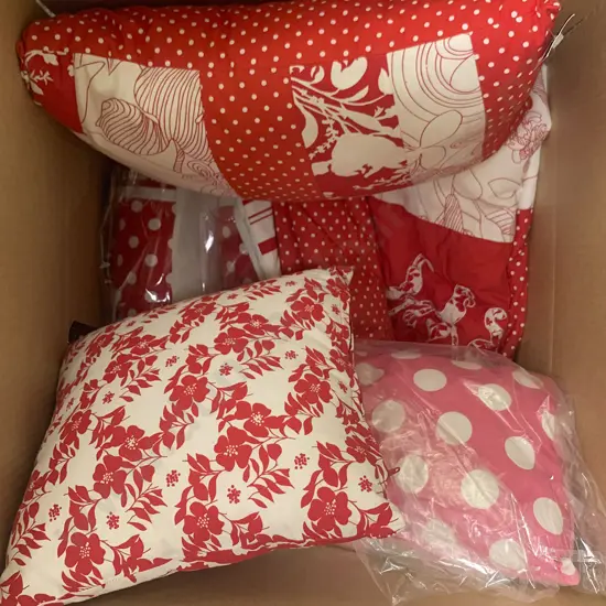 Five Cushions and Bedcover