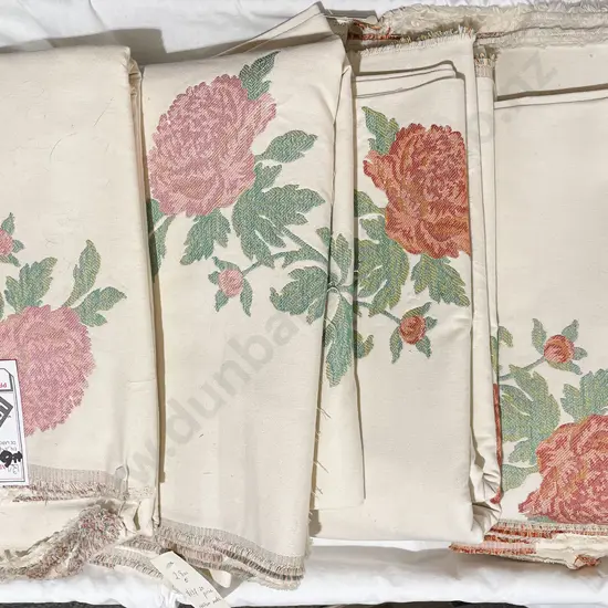 Large Quantity Chrysanthemum Pattern Linen