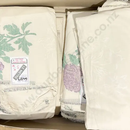 Large Quantity Chrysanthemum Pattern Linen