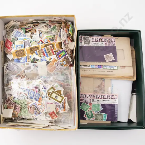 Small Qty Loose Unsorted World & NZ Stamps