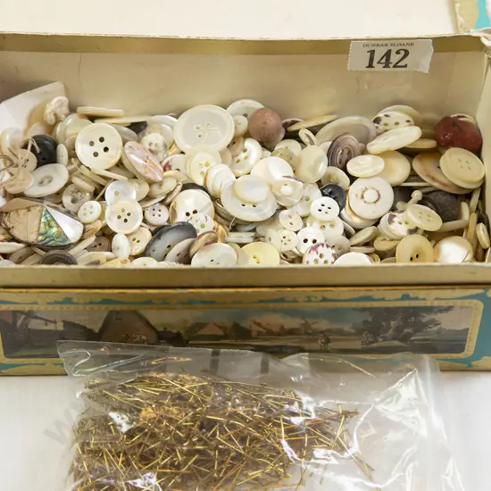 Qty Vintage MOP Buttons etc