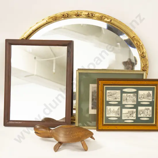 Box With Two Mirrors And Two Prints