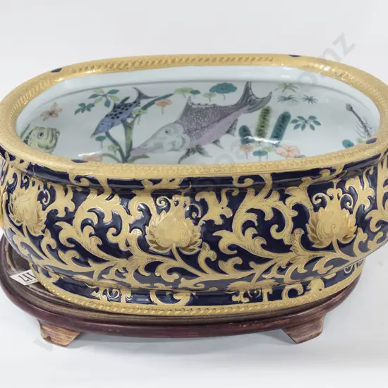 Reproduction China Footbath And Stand