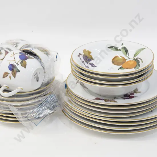 Royal Worcester 'Evesham' Part Dinner Set