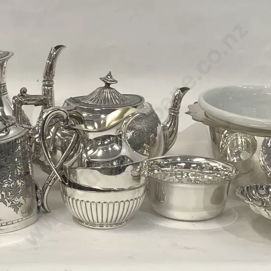 Small Quantity of Assorted Silver Plate