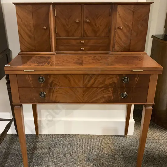Reproduction Secretaire