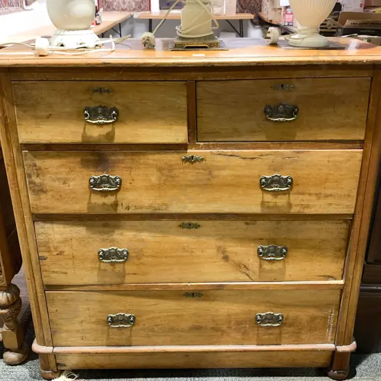 Colonial Five Drawer Chest of Drawers