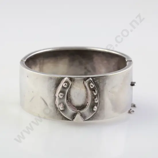Wide S/S Hinged Snap Bangle
