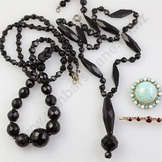 Edwardian 9ct Five Stone Garnet Bar Brooch