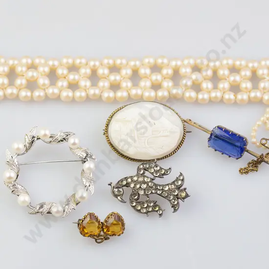 Small Pearl Necklace