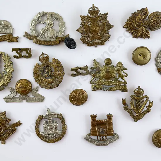 Small Collection Mainly British Military Badges