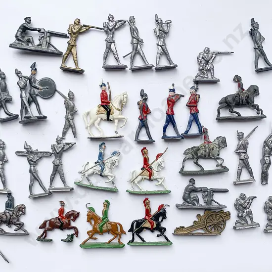 Collection Vintage Euroepan Lead Soldiers Flats (40)