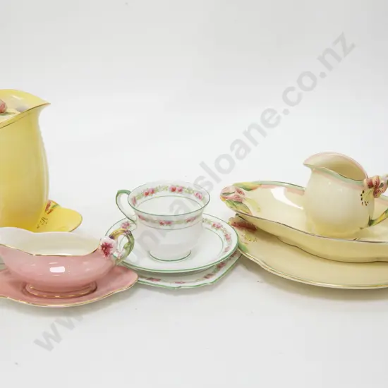 Quantity of Assorted Floral Decorated China incl. Royal Winton