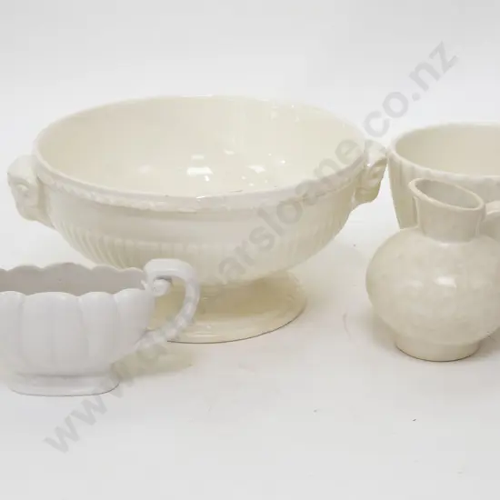Quantity of White Glazed Pottery incl. Wedgewood Comport (Chipped Base)