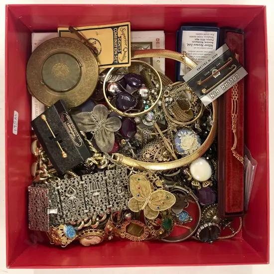 Quantity of Costume Jewellery