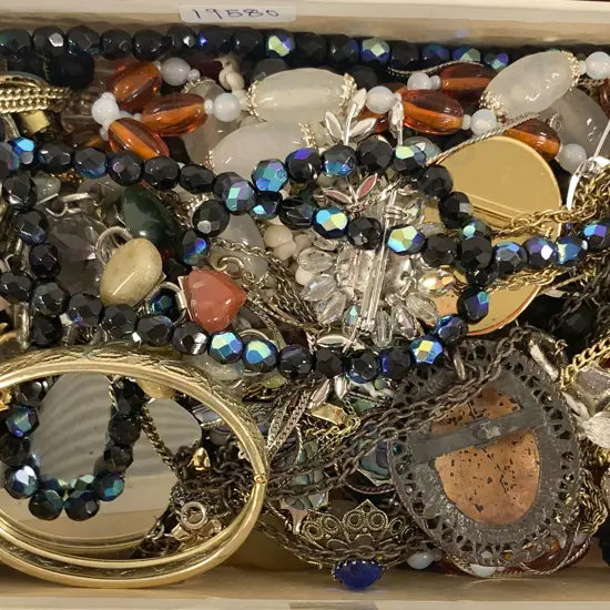 Quantity of Costume Jewellery