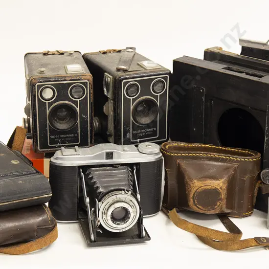 Quantity of Vintage Cameras incl. Folding Cameras
