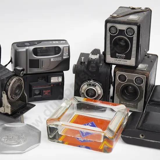 Quantity of Vintage Cameras incl. Folding Cameras