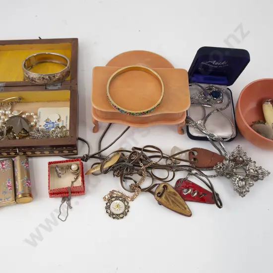 Small Assortment Costume Jewellery