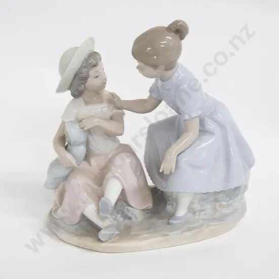 Nao Figure Group of Girls with Baby