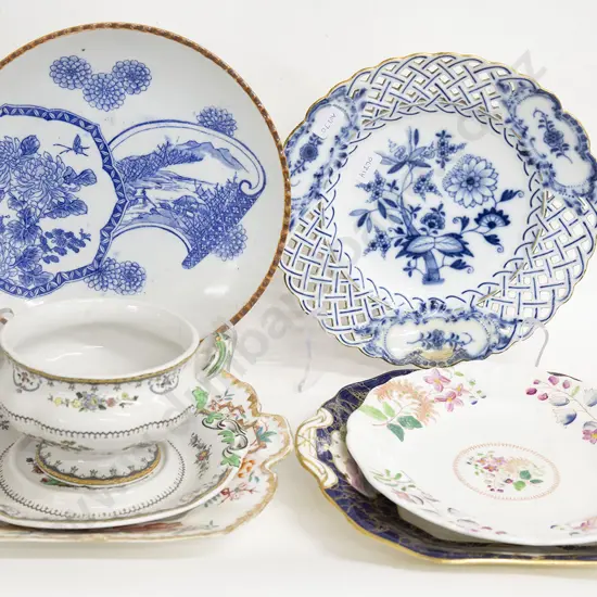 Vict Tureen and Stand and Selection of Five Plates (a/f)