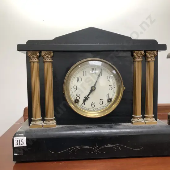 Vict Simulated Marble Mantel Clock