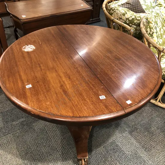 Victorian Mahogany Circular Dining Table
