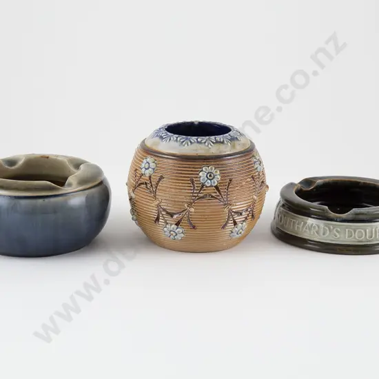 Doulton Lambeth Shelf Vesta