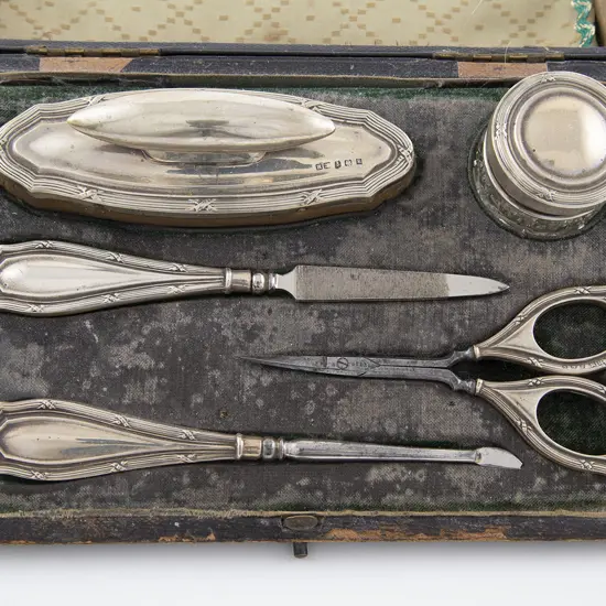 Cased Edw VII S/S 5pce Vanity Set