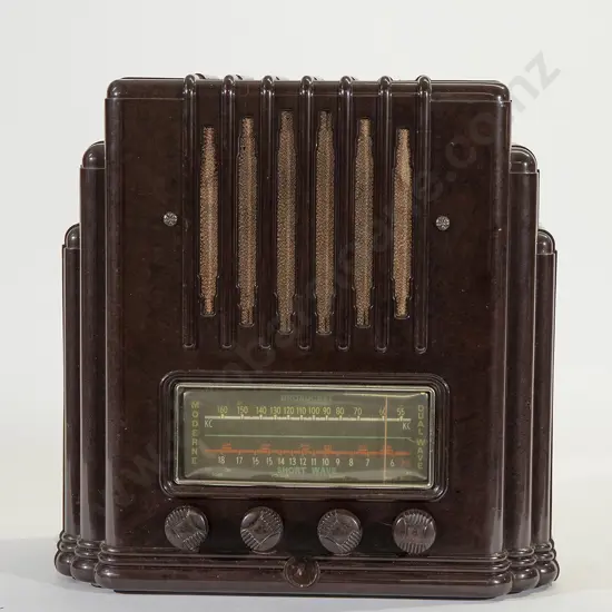 Art Deco Awa R51 Brown Bakelite Radio