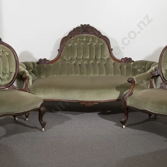 Victorian Walnut 3pce Parlour Suite
